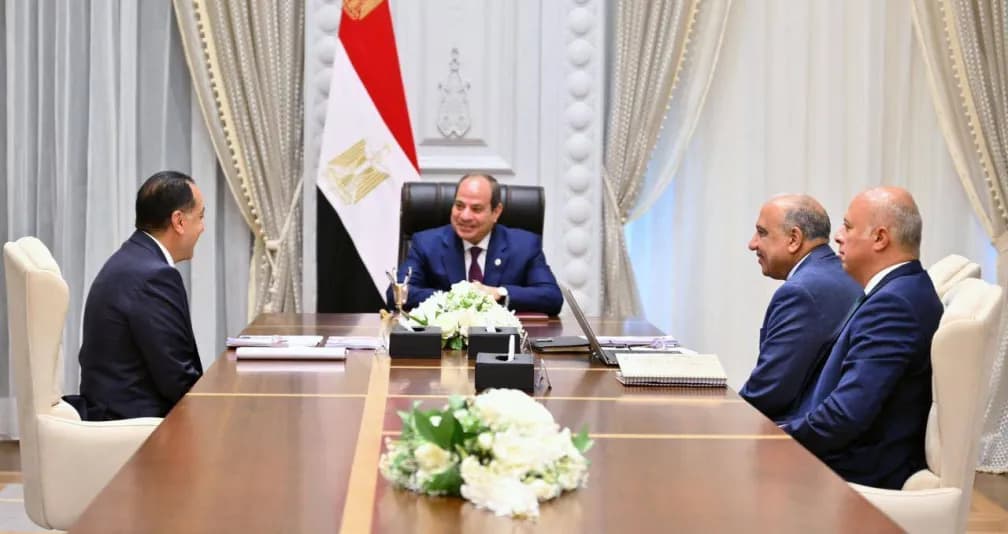 تراجع الدولار والذهب... هل تتجاوز مصر تداعيات الضربات الإسرائيلية - الإيرانية؟