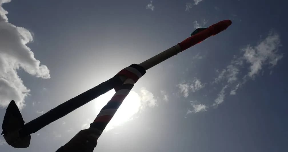 الحوثيون يعلنون تنفيذ 3 عمليات عسكرية استهدفت إسرائيل