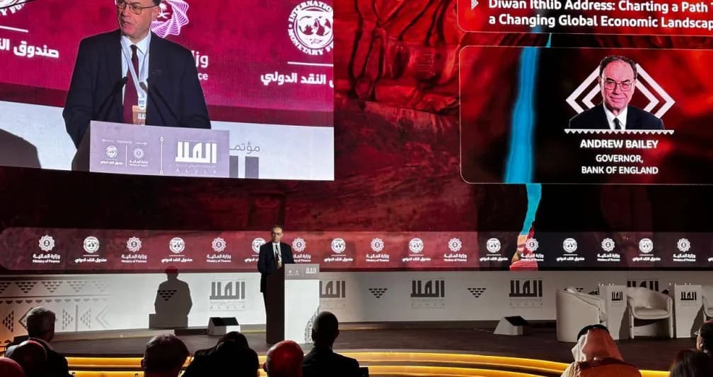 محافظ بنك إنجلترا من العلا: الاقتصاد العالمي يتماسك رغم تصاعد المخاطر