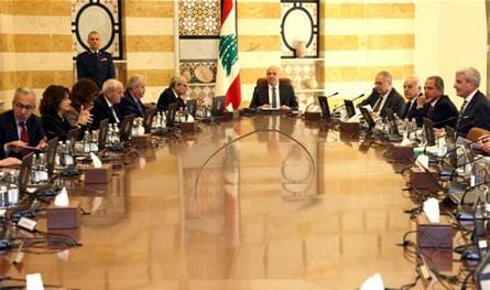 الحكومة تستكمل بحث "الفجوة المالية" غداً مصدر مالي: الانطلاقة تتحوّل من"غير آمنة" إلى"غير سالكة"